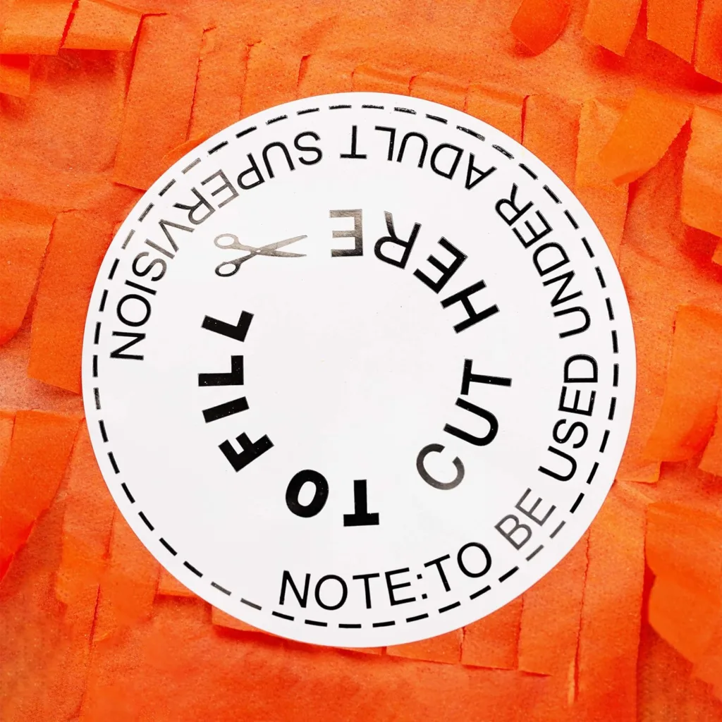 piñata de arcoiris con nubes color pastel